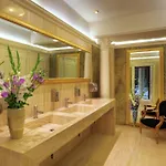 加纳帕拉二世国王酒店 酒店